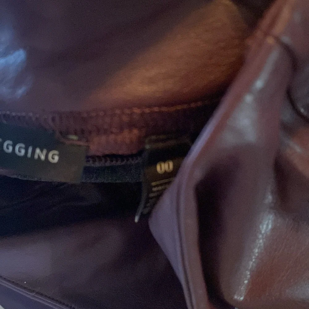 WHBM Runway Leggings Deep Purple - Picture 4 of 7